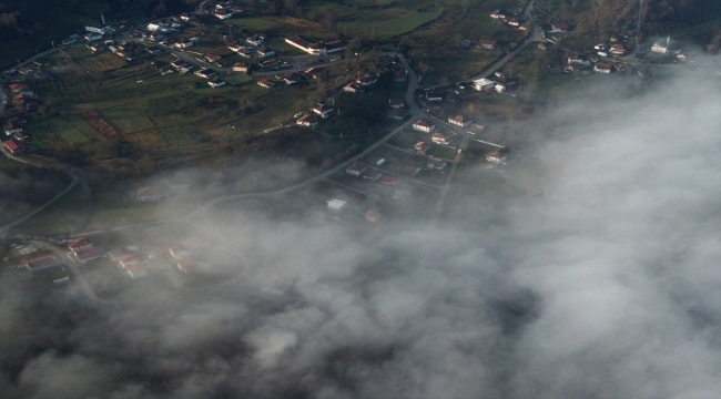 Düzce'de Bolu Dağı'nın eteklerinde sis tabakası oluştu