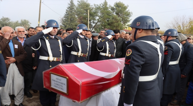 Gaziantep'te trafik kazasında ölen astsubayın naaşı Adıyaman'da toprağa verildi