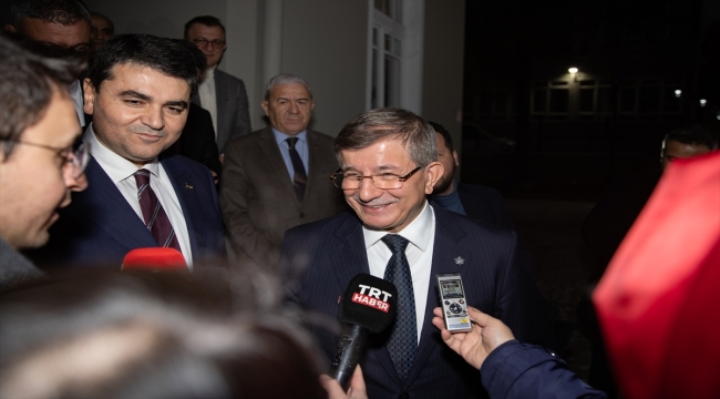 Gelecek Partisi Genel Başkanı Davutoğlu, Demokrat Parti Genel Başkanı Uysal'ı ziyaret etti