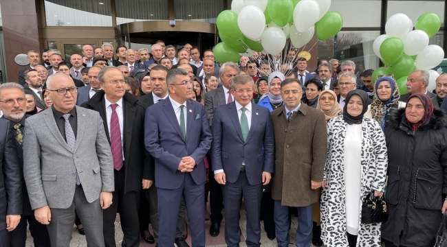 Gelecek Partisi Genel Başkanı Davutoğlu, Konya'da seçim çalışmalarını başlattı