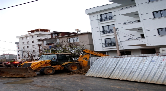 Sultanbeyli'de göçük altında kalan işçi hayatını kaybetti