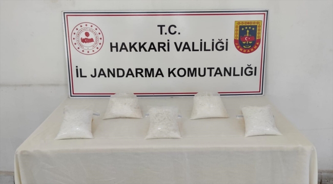 Hakkari'de 5 kilogram sentetik uyuşturucu ele geçirildi 