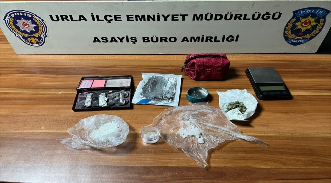 İzmir'de uyuşturucu ticareti yapan 3 kişi tutuklandı