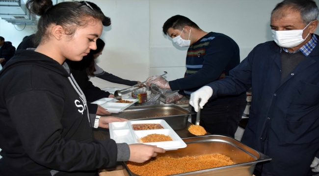 Kırıkkale'de her gün 3 bin öğrenciye ücretsiz yemek veriliyor