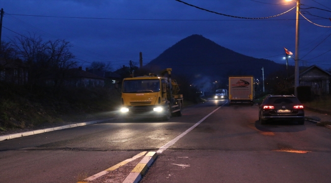 Kosova'nın kuzeyindeki en büyük barikatın kaldırılmasıyla yol trafiğe açıldı