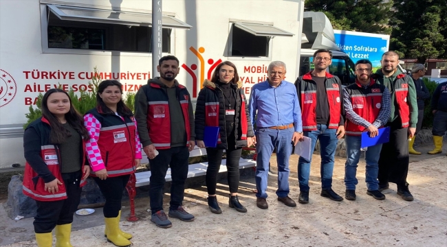 Kumluca ve Finike'de selden zarar görenlere psikososyal destek 