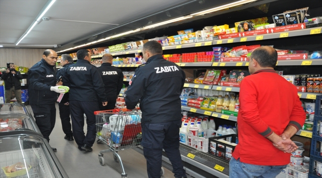 Mersin'de tarihi geçmiş 12 ürün bulunan zincir marketin şubesine para cezası