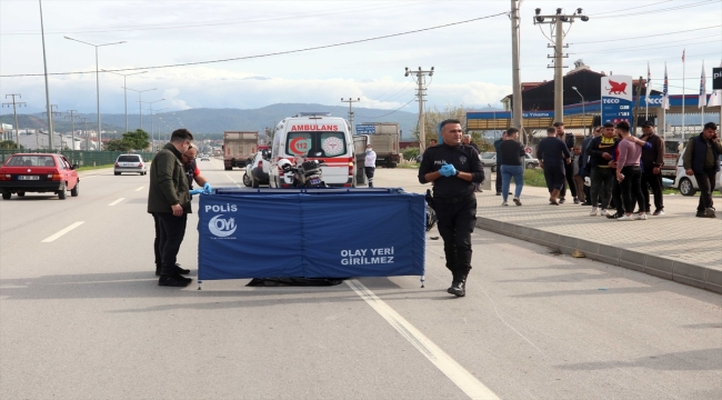 Muğla'da kamyonla çarpışan motosikletteki 1 kişi öldü, 1 kişi yaralandı