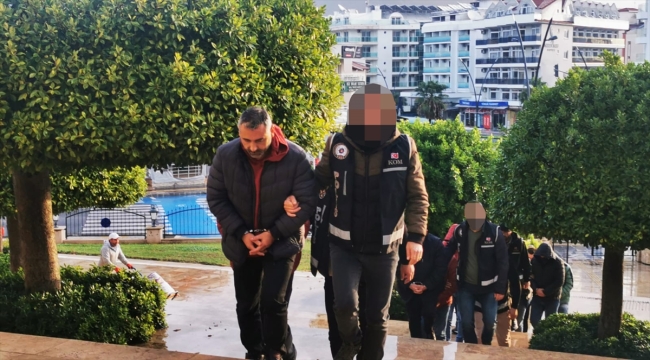 Muğla merkezli rüşvet operasyonunda yakalanan 10 zanlı adliyede