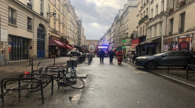 Paris'te 70 yaşlarında bir kişinin silahla ateş açması sonucu 2 kişi öldü, 4 kişi yaralandı