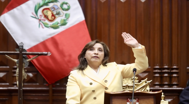 Peru'da yeni Cumhurbaşkanı Dina Boluarte yemin etti 