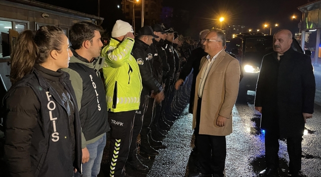 Rize Valisi Çeber uygulama noktalarında görev yapan personelin yeni yılını kutladı