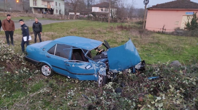 Samsun'da hafif ticari araçla otomobilin çarpıştığı kazada 5 kişi yaralandı