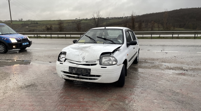 Samsun'da iki otomobilin çarpışması sonucu 5 kişi yaralandı
