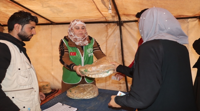 Suriye'deki kamplara her gün 54 bin ekmek dağıtılıyor