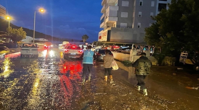 TDV'den sel felaketinin yaşandığı Antalya'ya yardım