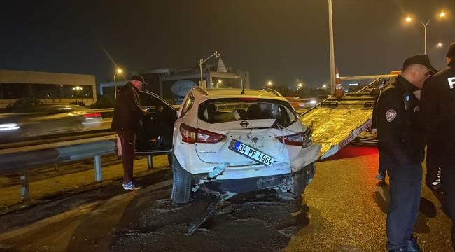 TEM Otoyolu'ndaki zincirleme trafik kazasında motosiklet sürücüsü ağır yaralandı