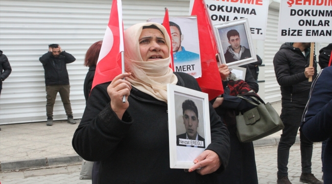 Vanlı aileler HDP İl Başkanlığı önündeki eylemlerini sürdürdü