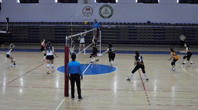 Voleybol Üniversiteler Arası Bölgesel Lig müsabakaları Artvin'de başladı