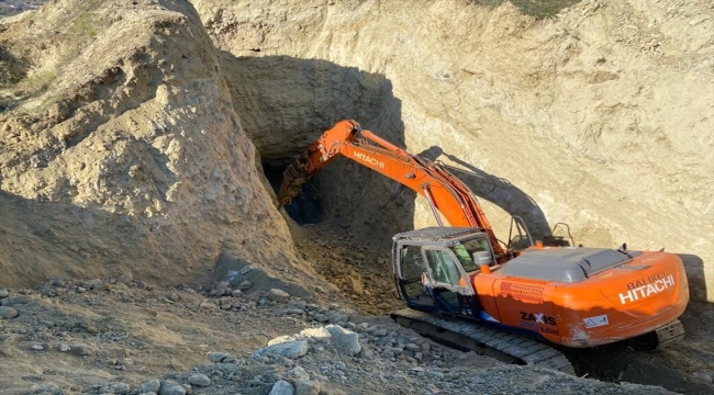 Aydın'da iş makineleriyle kaçak kazı yapan 8 kişi yakalandı