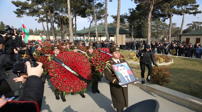 Azerbaycan'ın Tahran Büyükelçiliğindeki saldırıda şehit olan güvenlik amirinin cenazesi defnedildi