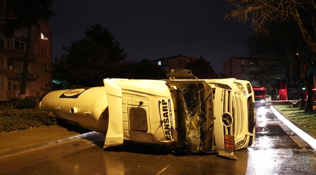 Bakırköy'de devrilen tankerin sürüsü yaralandı