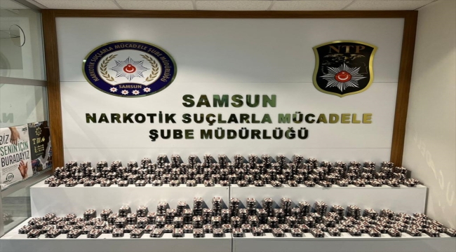 Çekicinin üzerindeki araçla uyuşturucu taşıyan 2 zanlı Samsun'da yakalandı