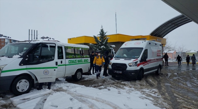 Çorum'da taksi şoförü akaryakıt istasyonunun tuvaletinde ölü bulundu