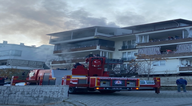 Denizli'de evde çıkan yangında 1'i çocuk 3 kişi dumandan etkilendi