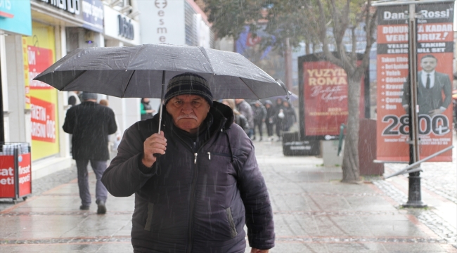 Edirne'de sağanak etkili oluyor