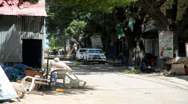 Eş-Şebab, Somali'nin başkentinde bölge idare merkezine bombalı saldırı düzenledi