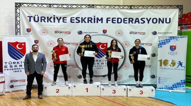 Eskrimde Yıldızlar ve Gençler Epe Federasyon Kupası müsabakaları, Konya'da sürüyor