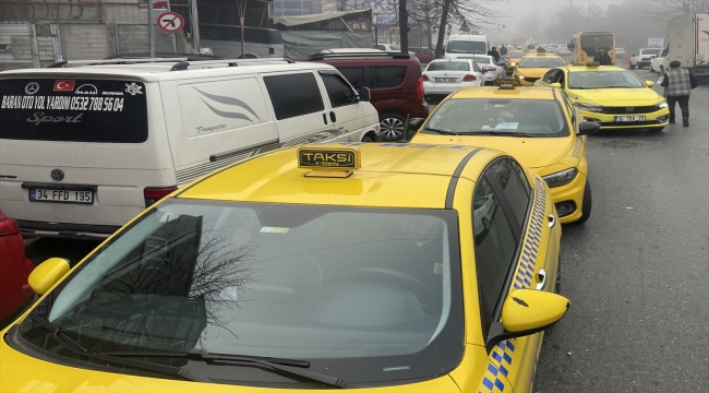 İstanbul'da taksiciler fiyat güncellemesi için sıraya girdi