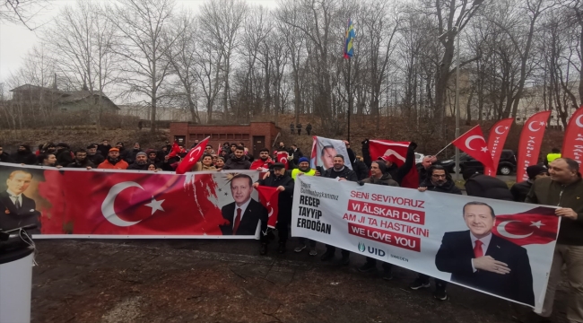 İsveç'te terör örgütü PKK/YPG destekçilerinin provokasyonu protesto edildi