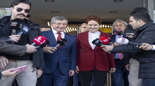 İYİ Parti Genel Başkanı Akşener, Gelecek Partisi Genel Başkanı Davutoğlu ile görüştü