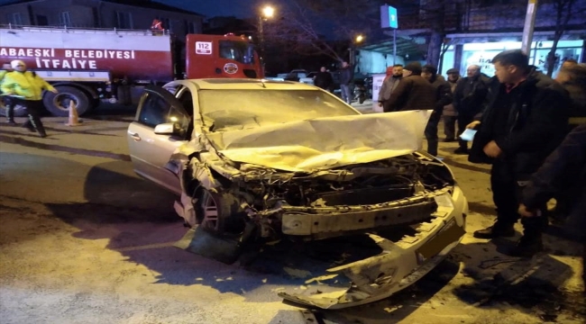 Kırklareli'nde midibüs ile otomobilin çarpışması sonucu 7 kişi yaralandı