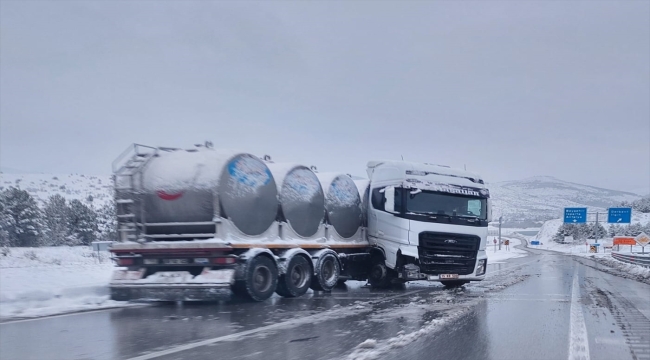 Konya'da kar yağışı etkili oluyor