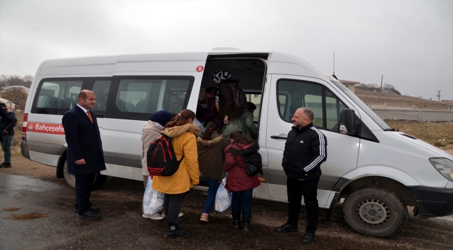 Muş'ta 16 kız çocuğu yeniden okula kazandırıldı