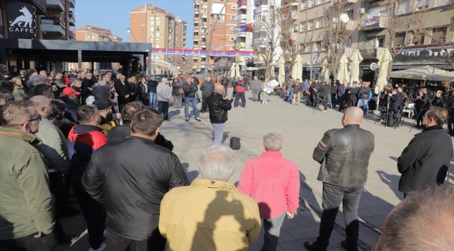 Sırplar, Kosova'nın kuzeyinde Sırbistan Cumhurbaşkanı karşıtı gösteri düzenledi