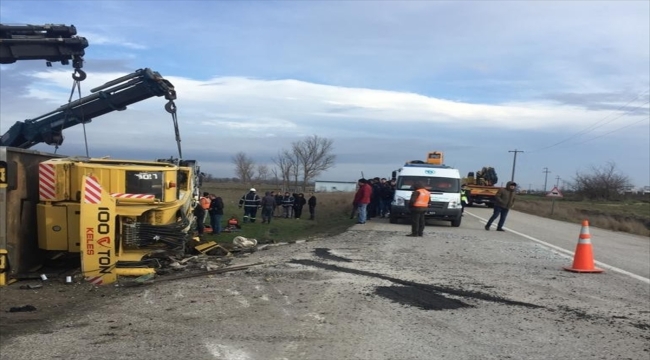 Tekirdağ'da devrilen vincin sürücüsü öldü