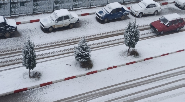 Tokat'ın yüksek kesimlerinde kar etkili oldu