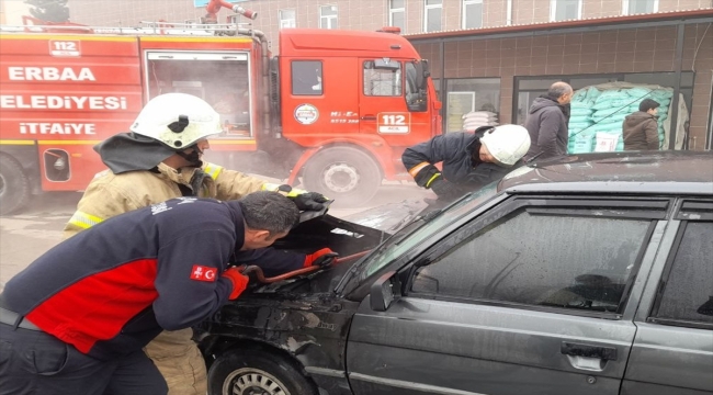 Tokat'ta seyir halindeki otomobil yandı