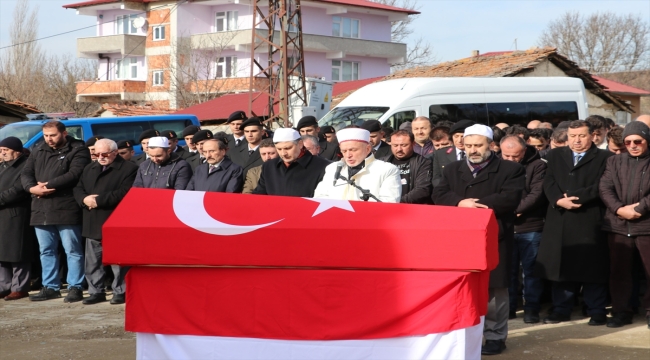 Trafik kazasında hayatını kaybeden Uzman Onbaşı Karabut son yolculuğuna uğurlandı