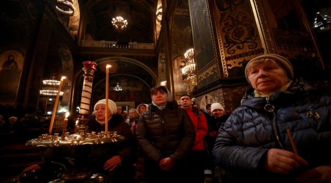 Ukrayna'da savaşa rağmen Ortodoksların Noel Bayramı kutlamaları başladı