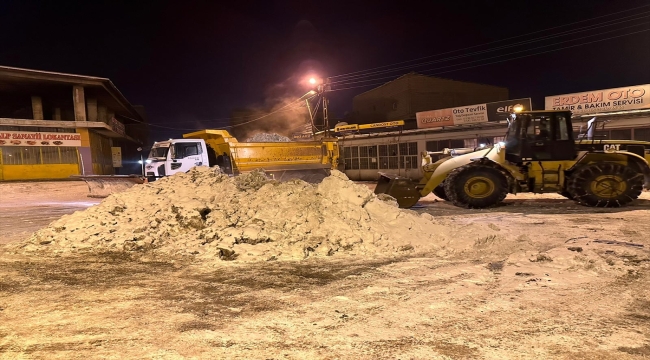 Van ve Muş'ta kardan kapanan yollar ulaşıma açılıyor