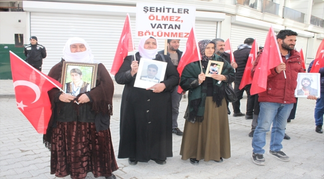 Vanlı aileler HDP İl Başkanlığı önündeki eylemlerini sürdürdü