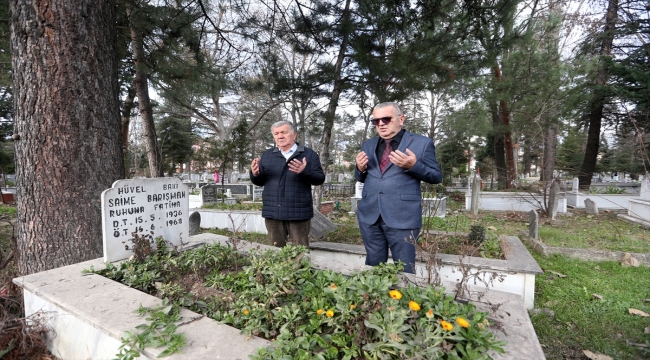 Yüzünü bile hatırlamadığı annesinin mezarının karşısına okul yaptırdı