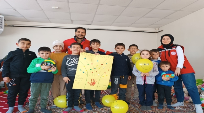 Adıyaman ve Malatya'daki depremzede çocuklara psikososyal destek hizmetleri sürüyor