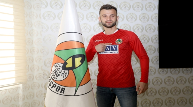 Alanyaspor'da kaleci Yavuz Aygün ile sözleşme imzalandı