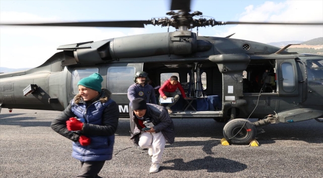 Bakan Kurum, depremzede çocukların helikoptere binme hayalini gerçekleştirdi